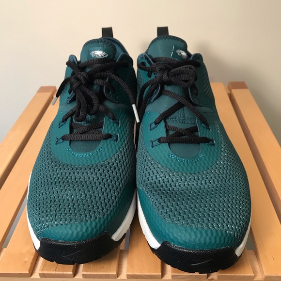 eagles nike air max typha 2